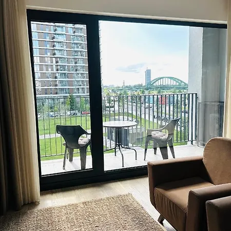 Luxury Waterfront View - Bw River View Apartment